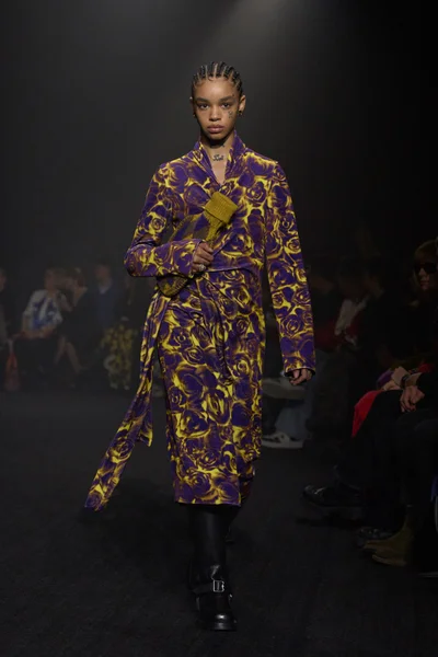 Look 48